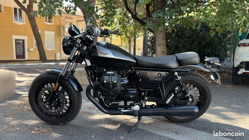 MOTO GUZZI V9 Bobber
